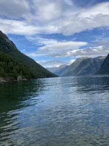 Fjord Hellesylt in Norwegen